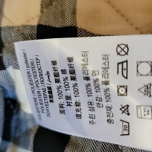 Burberry Girls Quilted Jacket Color: Burgundy Size: 10Year - Picture 8 of 10